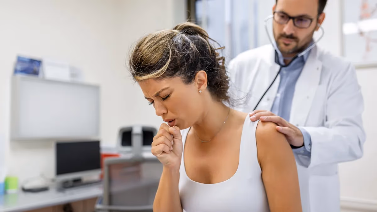 Pigarro na garganta: causas e quando se preocupar