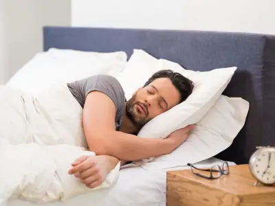 A posição ao dormir influencia a saúde cardíaca