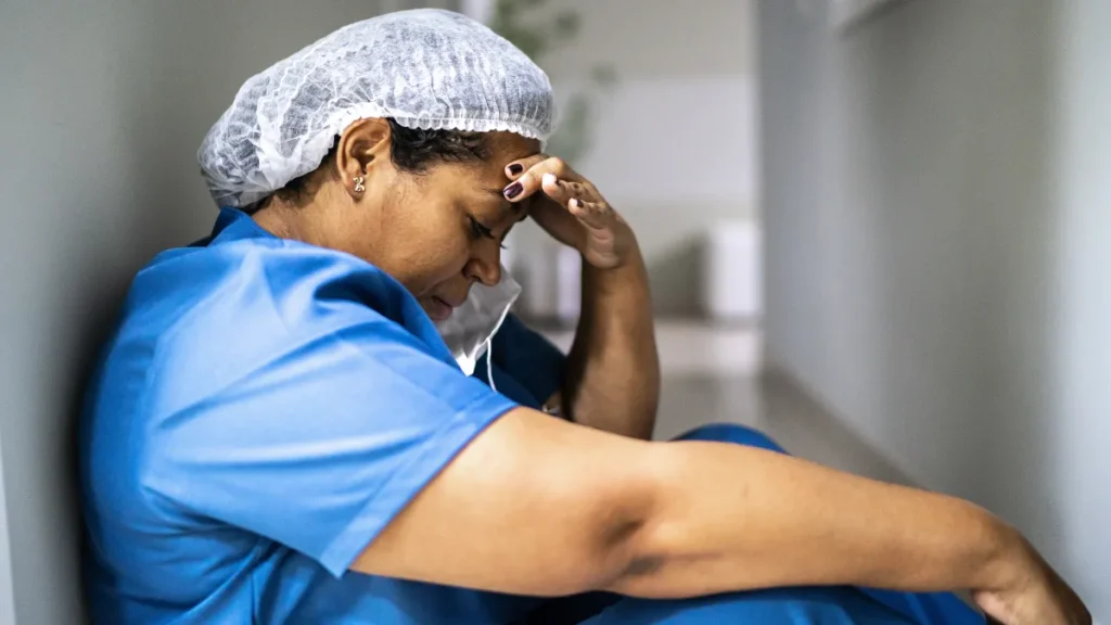 Violência em hospitais: 80% dos enfermeiros de SP já sofreram agressão